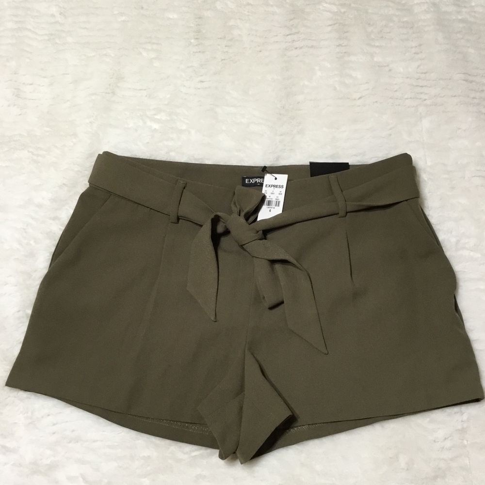 Express Belted Green Olive Shorts NWT. Sz.6